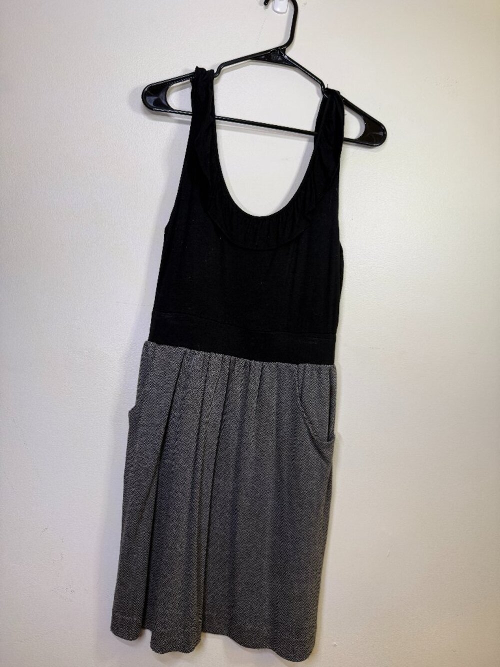 Lilith Moon Burton Black Gray Sleeveless Dress